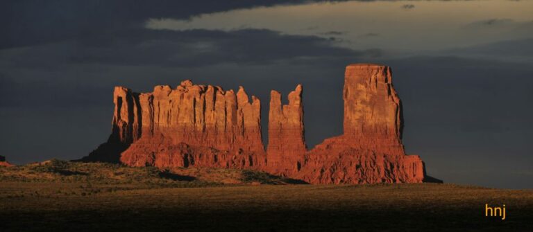 Monument Valley: Guided Sunset Tour Tour Overview