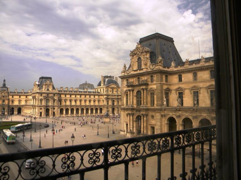 Murders And Mysteries Of The Louvre Museum Tour Inclusions