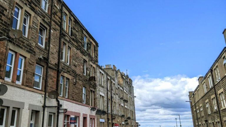 Musselburgh: Self Guided Discovery Walk Discovering Musselburghs Main Street