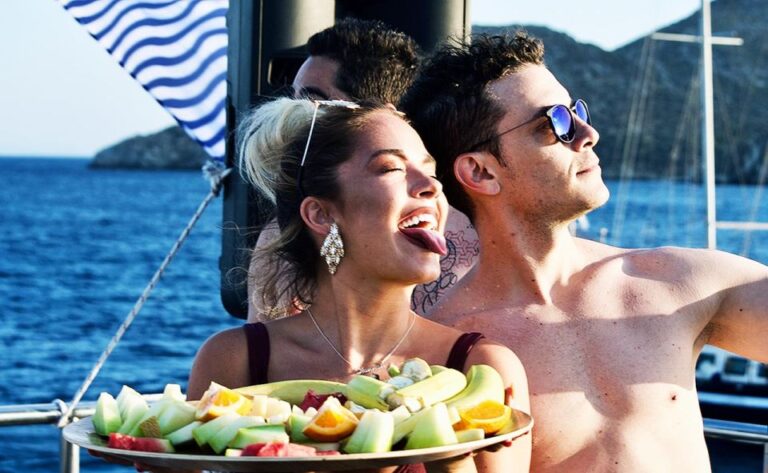 Mykonos: Sunset Boat Party With Open Bar & Live Dj Activity Overview