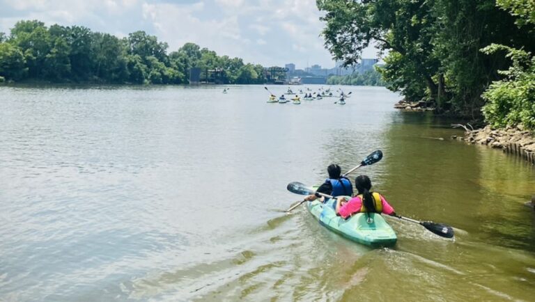 Nashville: Downtown Kayak Rental With Shuttle Activity Overview