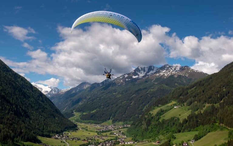 Neustift In Stubaital: Paragliding Tandem Flight Activity Overview