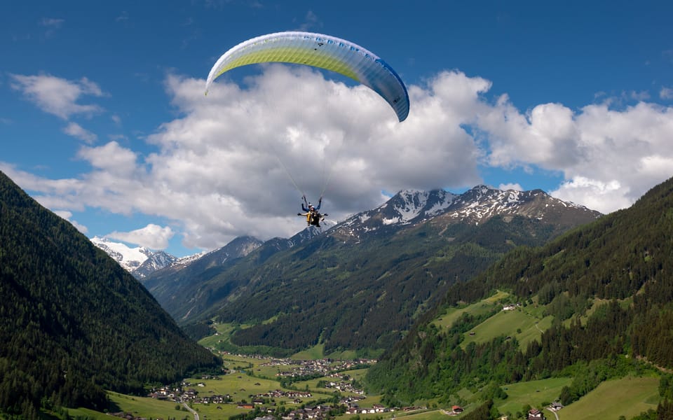 Neustift in Stubaital: Paragliding Tandem Flight - Activity Overview