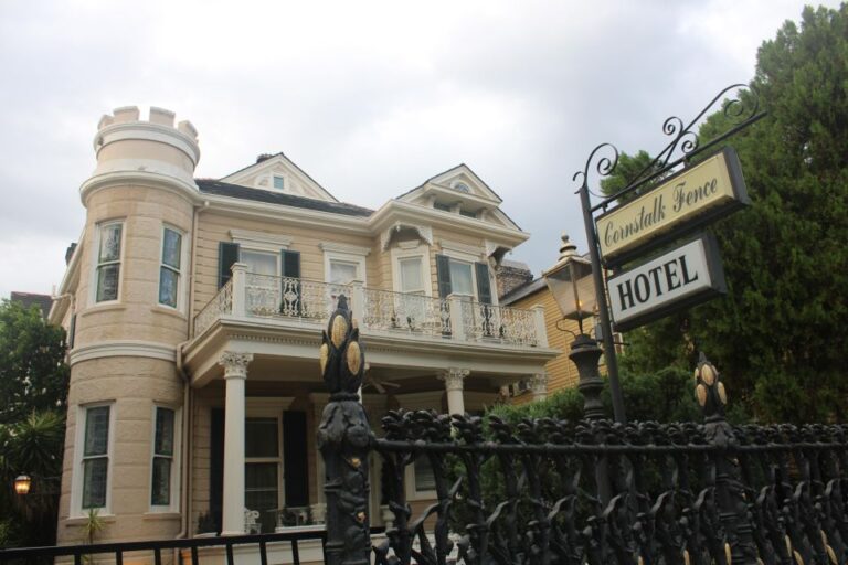 New Orleans: Ghosts & Spirits Interactive Walking Tour Tour Overview