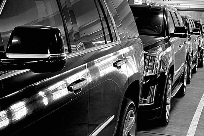 Niagara Falls or Pearson Airport Toronto Executive Black Car Service - Included in the Transfer