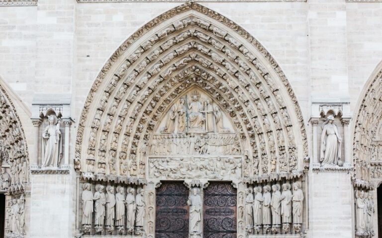 Notre Dame Tour With A Small Group Architectural Genius Of The Cathedral