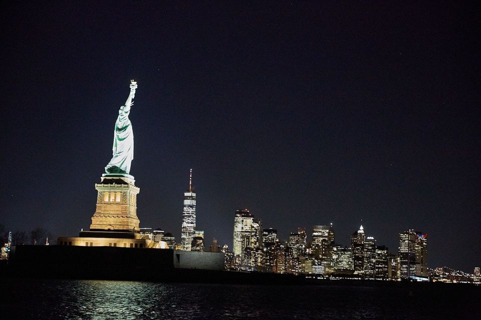 Nyc: City Lights Yacht Cruise With Drink Included - Overview and Pricing