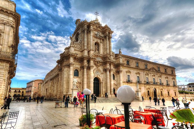 Ortigia: Syracuses Ancient Town Center Private Walking Tour - Exploring Ortigias Ancient Highlights