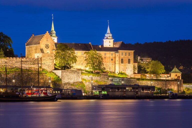 Oslo: Private City Center Highlights Guided Walking Tour Tour Overview