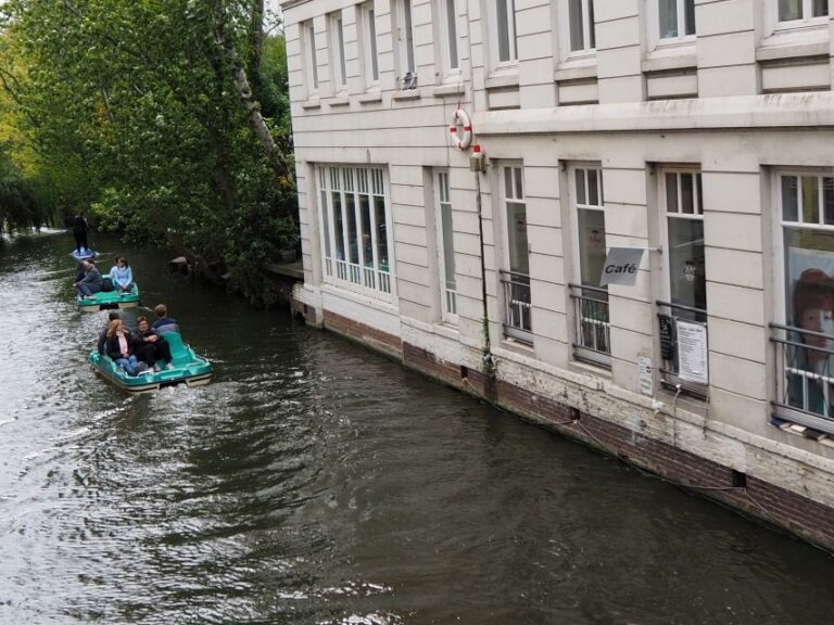 Outer Alster: Celebrities, Waterfronts, And Nature Cycle Tour Cycling Through Hamburgs Green Suburbs