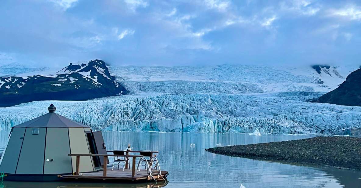 Overnight Adventure at the Fjallsarlon AuroraHut - Exclusive Glacier Lagoon Accommodations