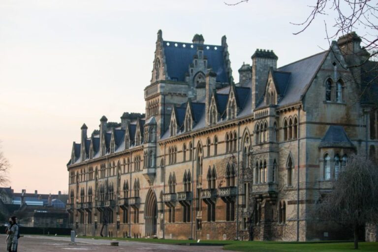 Oxford: Alumni Led Walking & Punting Tour W/new College Overview Of The Tour