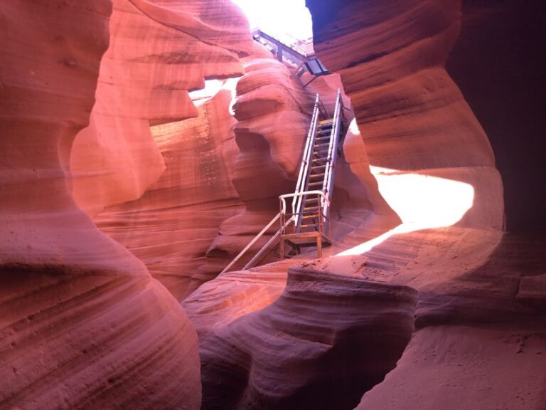 Page: Upper & Lower Antelope Canyon Combo Day Trip Trip Overview