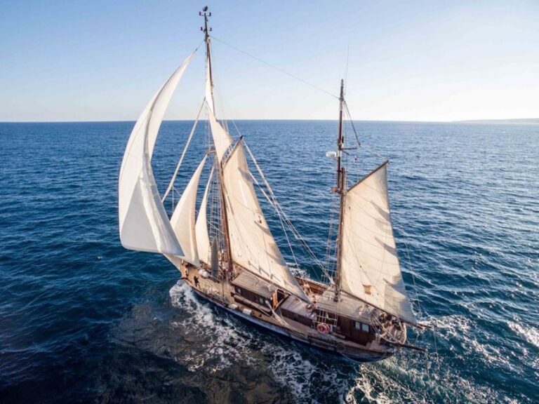 Palma De Mallorca: Wooden Sailboat Cruise With Barbecue Meal Sailing On The Oldest Spanish Fleet