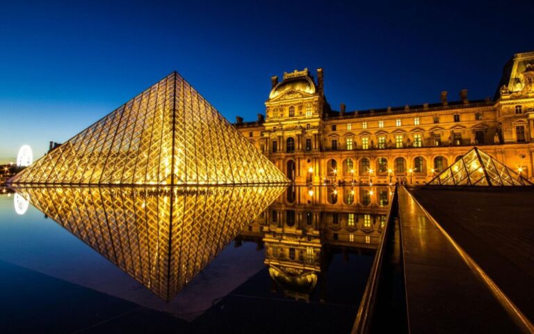 Paris By Night: 3 Hour Guided Bike Tour Tour Overview