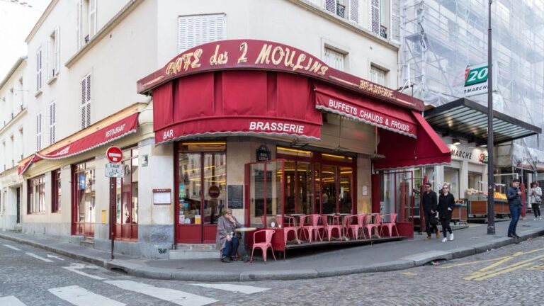 Paris: Discover Montmartre & Sacred Heart + Delicious Croissant An Enchanting Neighborhood