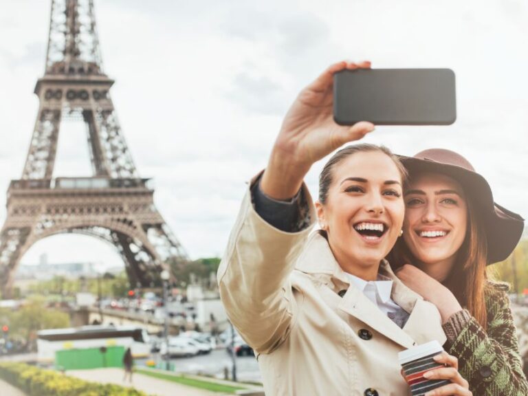 Paris: Eiffel Tower Hosted Tour, Seine Cruise And City Tour Combination Tour Overview