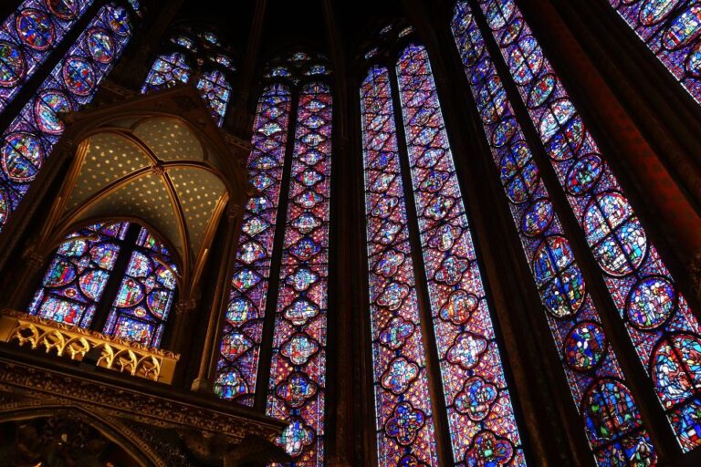 Paris Historic Guided Walking Tour Exploring The Louvre Museum