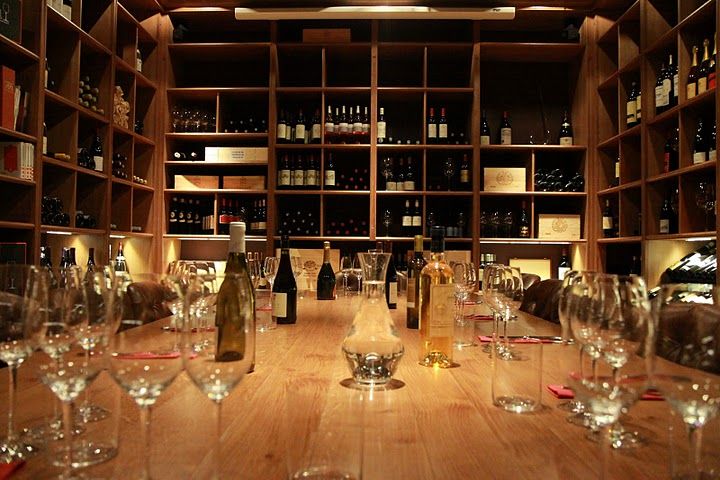 Paris: O Château's Wine Tasting Dinner - Immersive Dining Experience