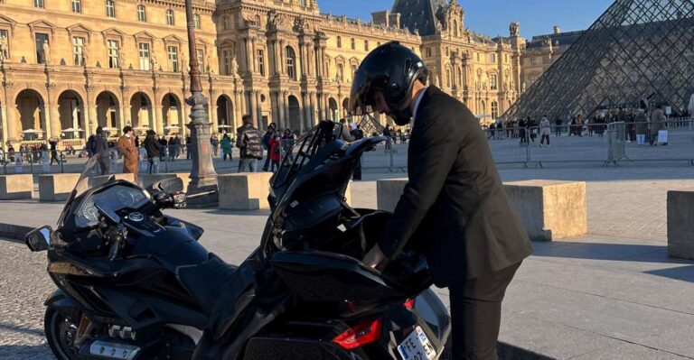 Paris: Private Motorcycle Taxi Motorcycle Taxi Service