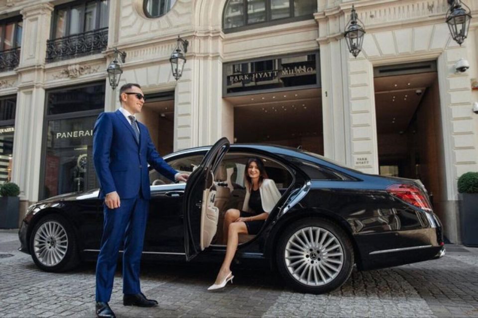 Paris: Private Transfer to or From Le Bourget Airport - Premium Personalized Welcome Service