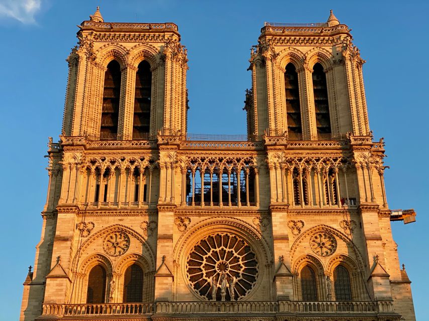 Paris: Seine & Notre-Dame Self-Guided Tour & VR Experience - Overview of the Tour