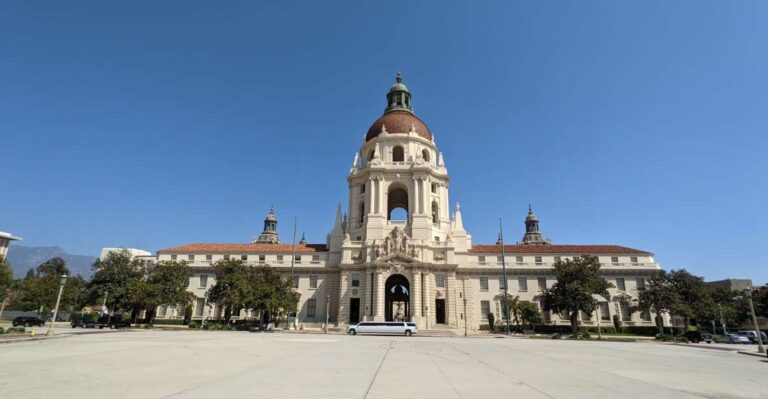 Pasadena: Old Pasadena Scavenger Hunt Walking Tour Tour Overview