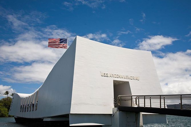 Pearl Harbor Deluxe Uncovered Tour With Lunch Itinerary Details