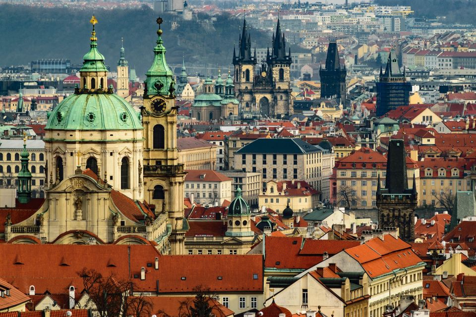 Photo Tour: Prague Famous City Landmarks Tour - Tour Overview