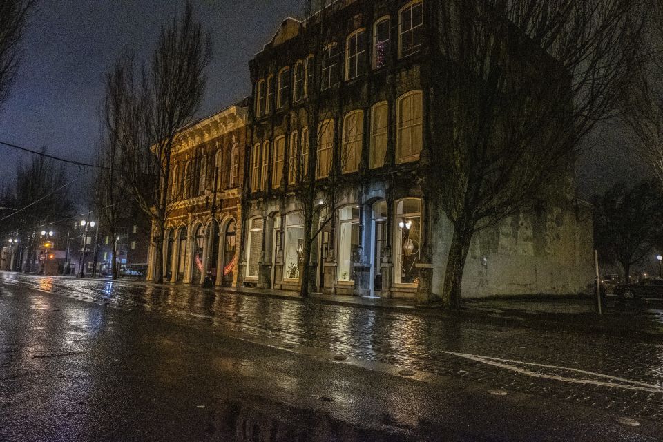 Portland: Ghosts, Poltergeists, and Psychopaths Walking Tour - Paranormal Experiences at Haunted Hotel