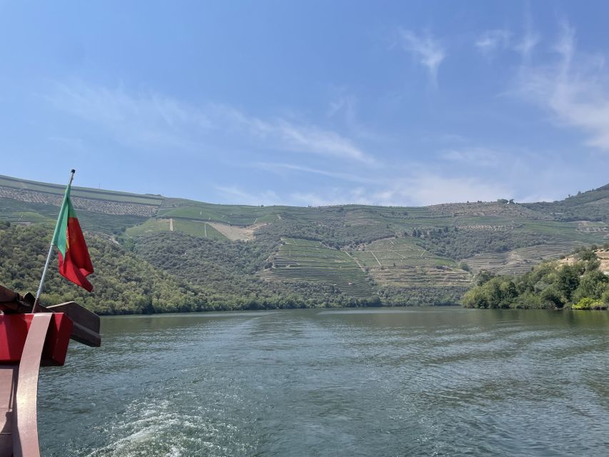 Porto: Douro Valley Guided Tour, 3 Tastings, Lunch & Cruise - Discover the UNESCO-listed Douro Valley