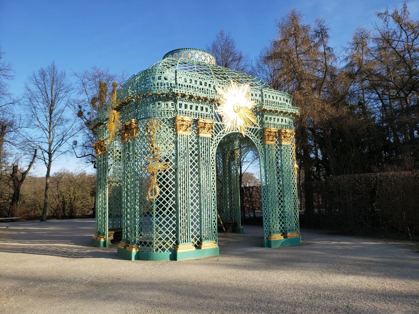 Potsdam: Private Bus Tour With Park Walk to Sanssouci Palace - Tour Overview