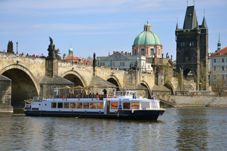 Prague: 2 Hour Lunch Cruise On The Vltava River Activity Overview