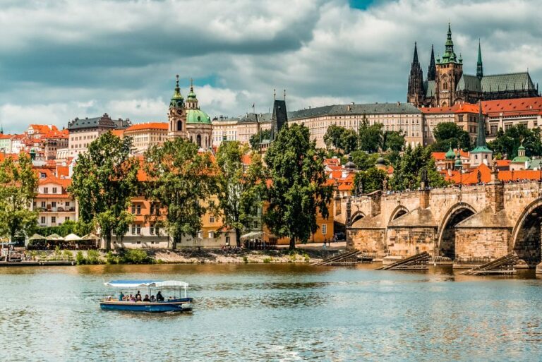 Prague: 45 Minute Sightseeing Cruise To Devils Channel Activity Overview