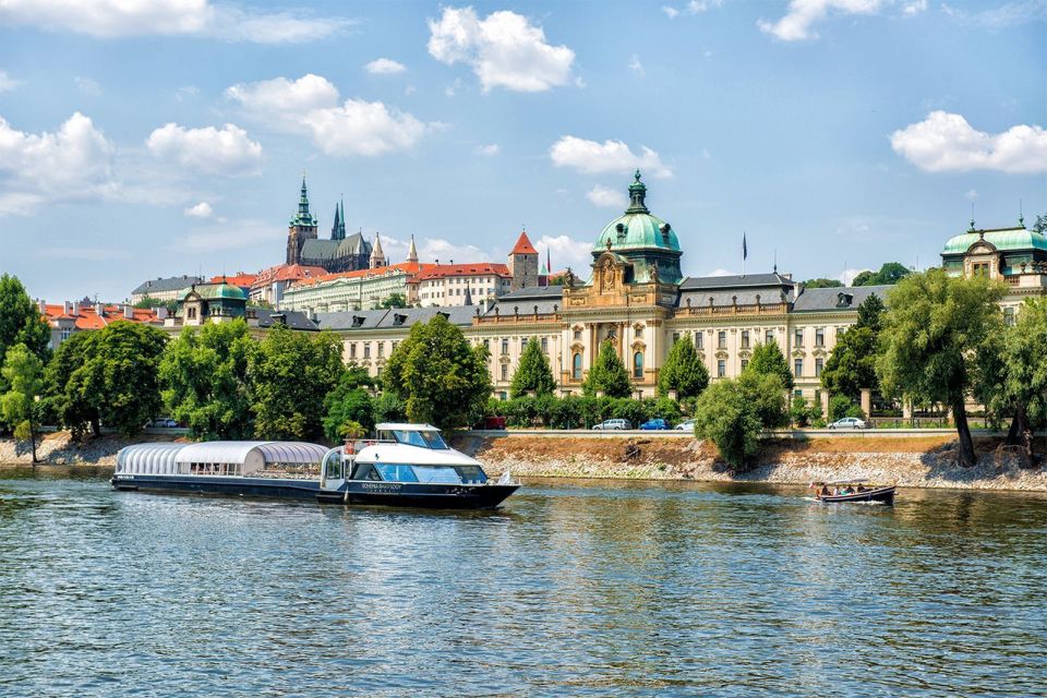 Prague: Evening Vltava River Eco Cruise With Prosecco - Cruise Overview