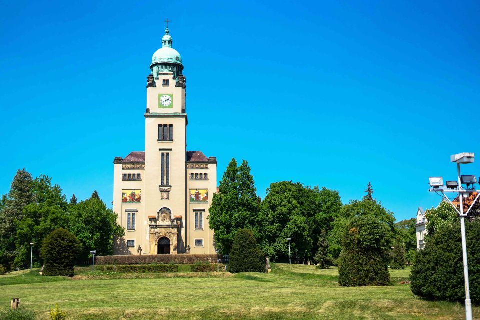 Prague: Psychiatric Hospital and Abandoned Cemetery Tour - Tour Overview