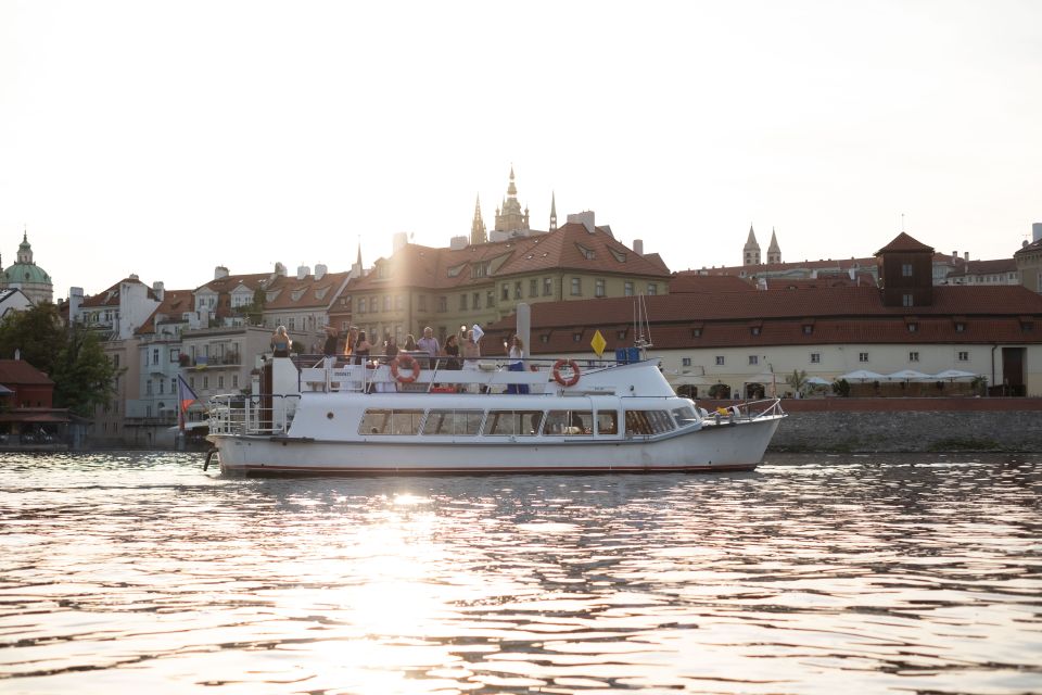 Prague: Vltava River Private Boat Party With Drinks - Overview and Pricing