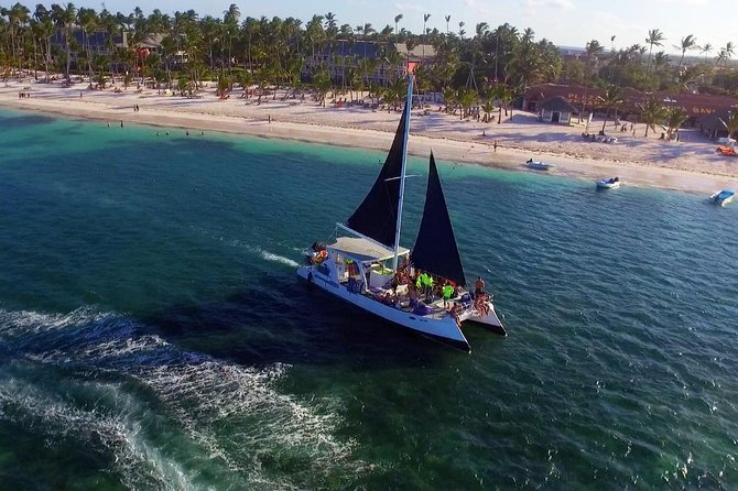 Private Catamaran With Parasailing / Snorkeling / Hooka Diving Enjoy Unlimited Drinks And Entertainment