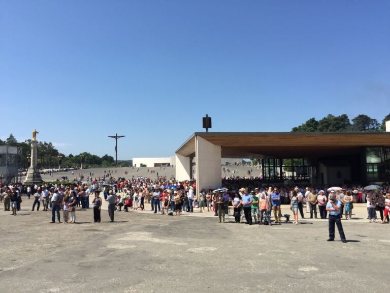 Private Full Day Tour To Fatima, Batalha, Nazaré And Óbidos Overview Of The Tour