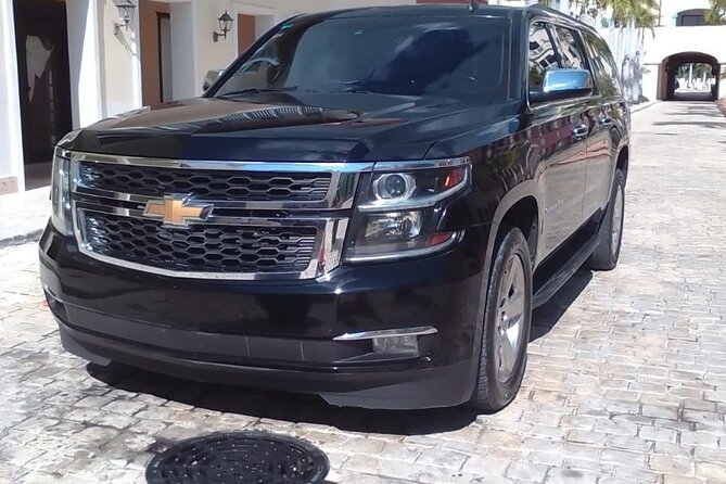 Private Transfer VIP Suburban Punta Cana Airport From/To Hotels - Vehicle and Amenities