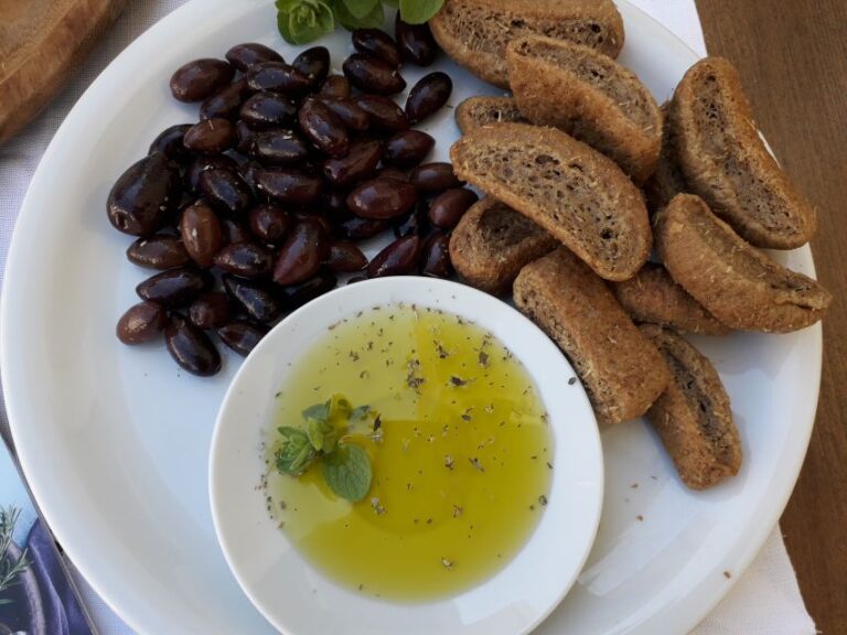 Rethymno: Olive Oil Tasting With Cretan Food Pairing Experience Overview