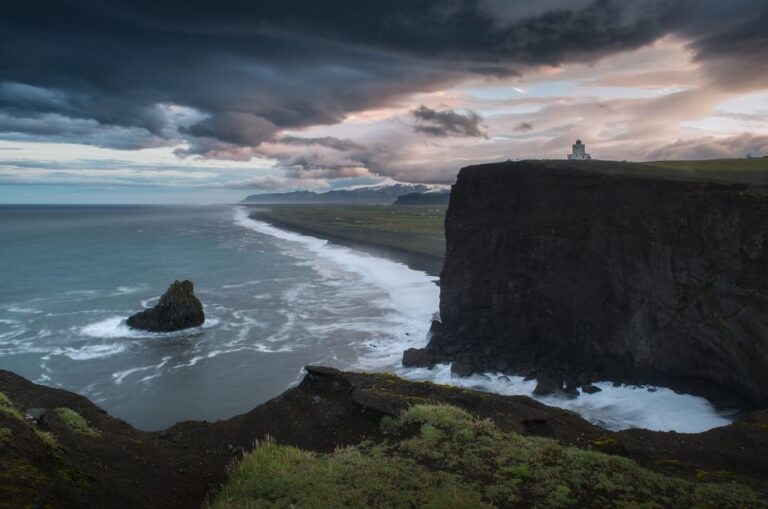 Reykjavik: 3 Day Iceland Winter Stopover Tour Exploring Thingvellir National Park