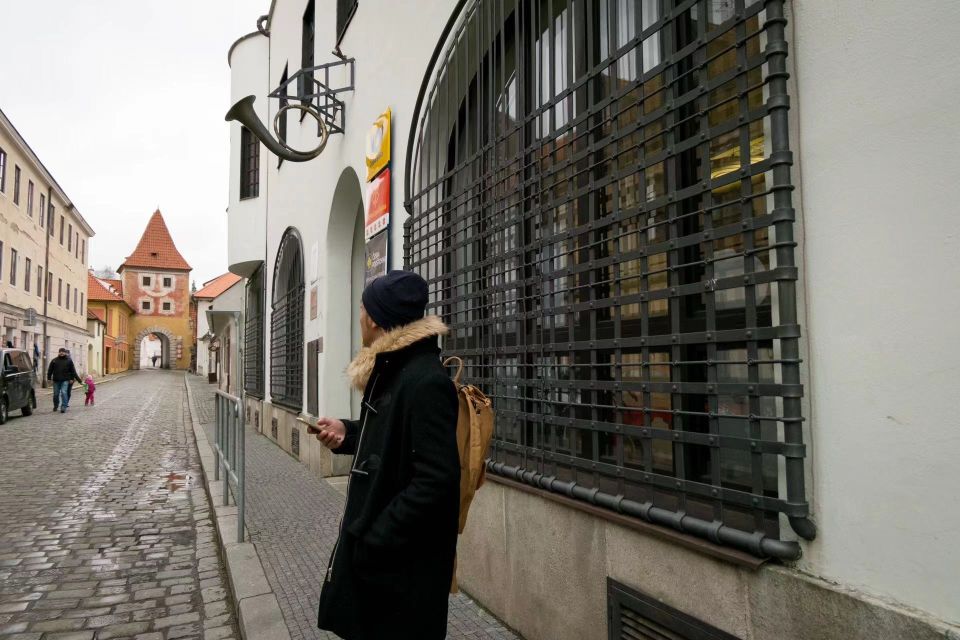 Romantic Whispers of Český Krumlov - Exploring the Charming Streets