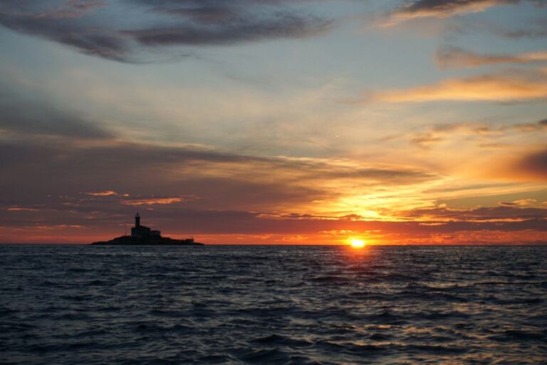 Rovinj: Sunset Boat Trip With Dolphin Watching Activity Overview