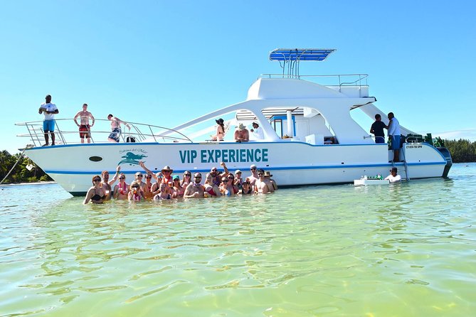 Sabina Del Mar Party Boat VIP - Overview of Party Boat