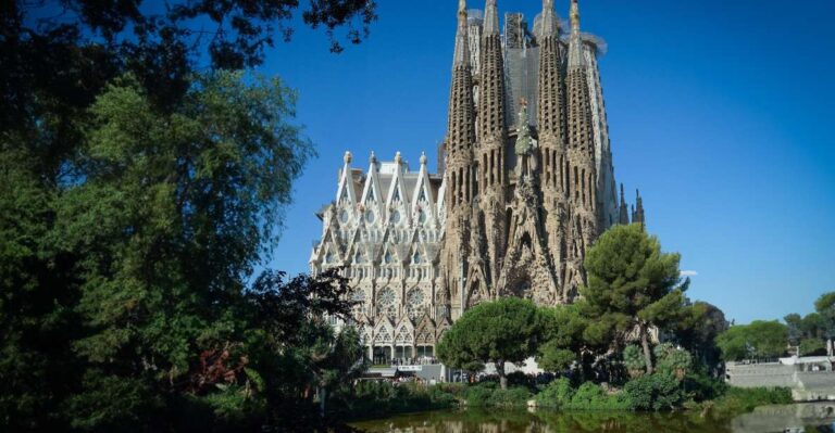 Sagrada Familia And Sailing Experience Tour Overview