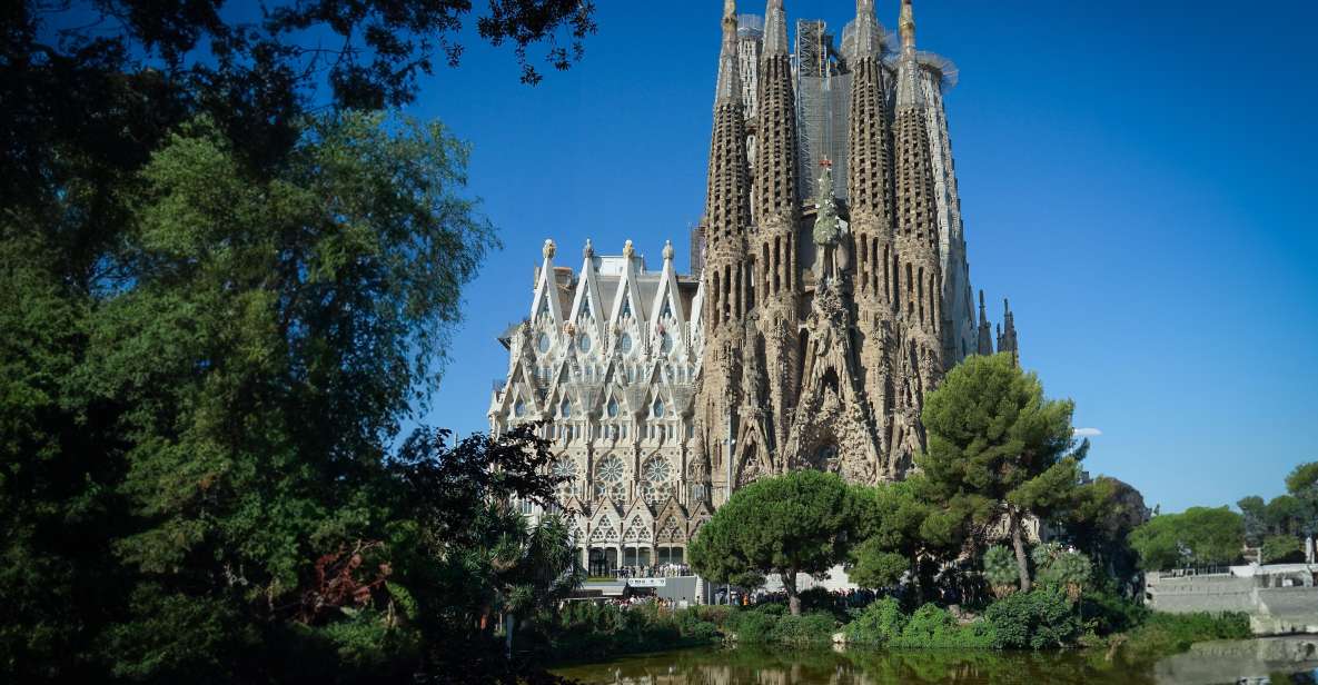 Sagrada Familia and Sailing Experience - Tour Overview