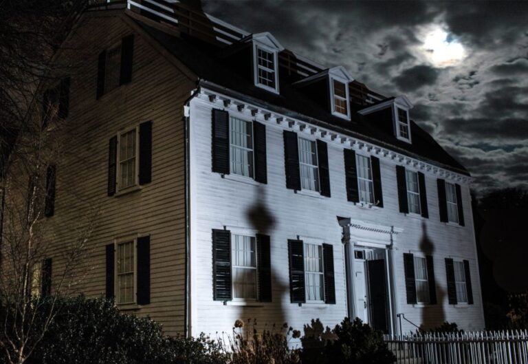 Salem: Ghosts, Witches, & Warlocks Guided Walking Tour Tour Overview