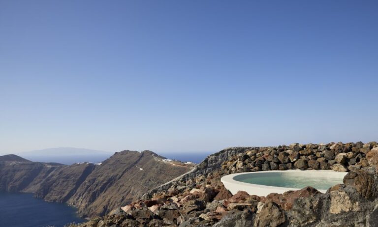 Santorini: Volcanic Hot Tub Experience With Caldera Views Experience Overview