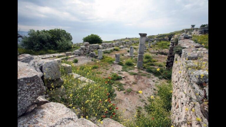 Santorini Walk Hiking Experience To Ancient Thira Overview Of The Experience